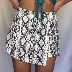 Black and White Snakeskin Mini Squort